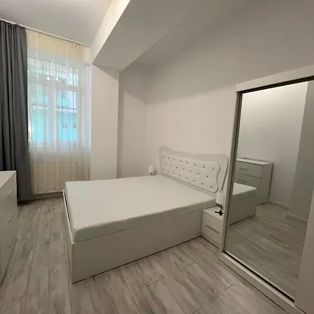 Summer Breeze - Summerland * Mamaia